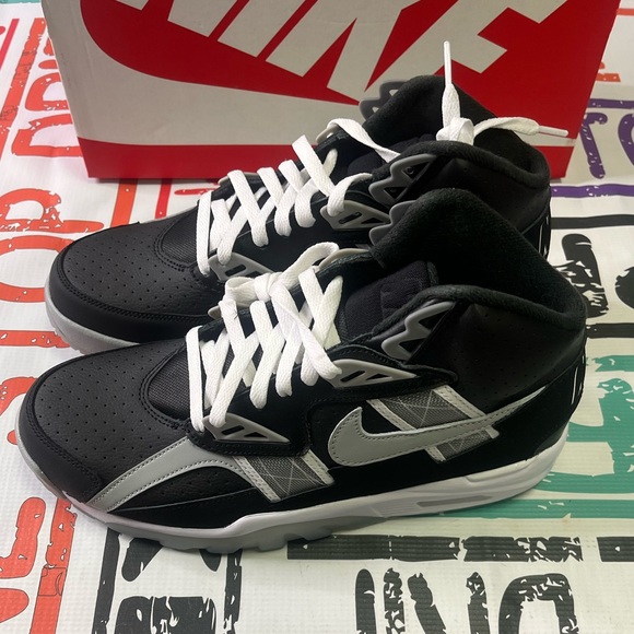 Sz Various AIR NIKE TRAINERS BLACK & WHITE - Picture 2 of 7